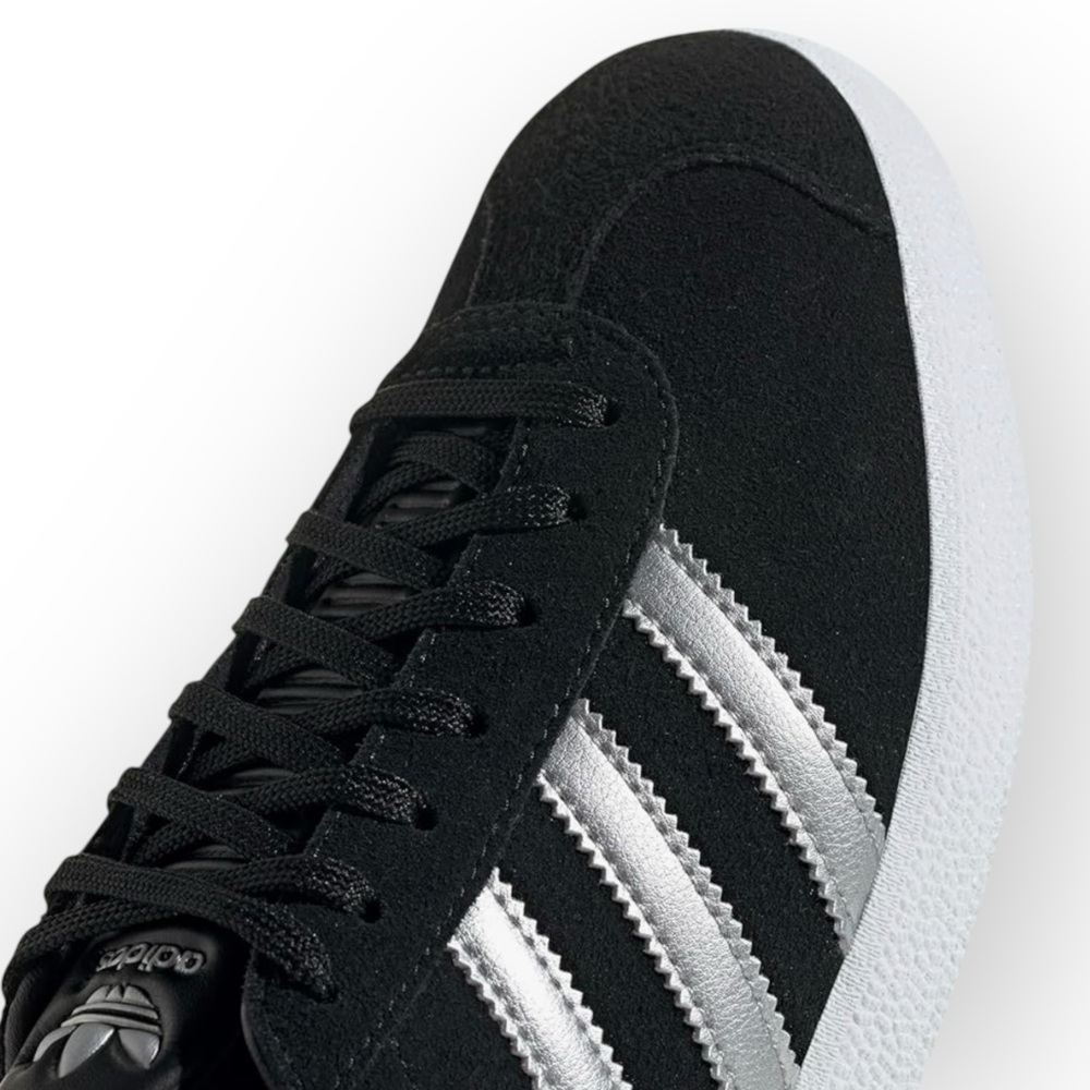 ADIDAS NIB OG Gazelle Suede Shoes in Black/Metallic Silver, Size 7 - Picture 4 of 16